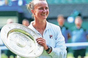 2024 women wimbledon final krejcikova beats paolini to win wimbledon title