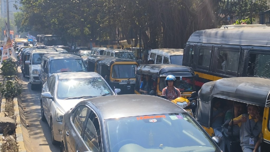 Traffic Chaos in Thane, Traffic jam in Thane, thane city, Traffic Chaos in Thane Ongoing Construction, Heavy Vehicles Cause Daily Jams in thane, thane news, traffic news,