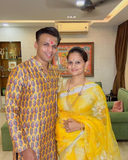 Abhijeet Sawant Two Daughters Family