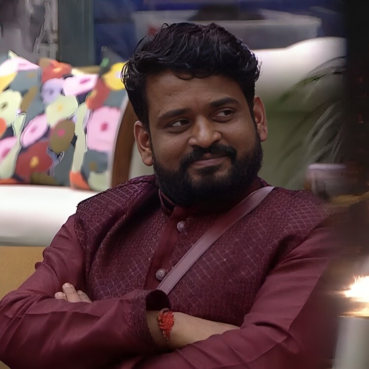 Bigg Boss Marathi Season 5 Dhananjay Powar Wife Information