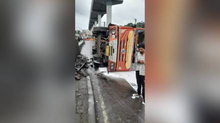 traffic jam, Ghodbunder road, Container accident, thane