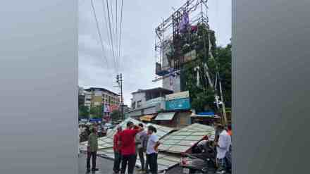 Kalyan| kalyan hoarding collapse| Sahajanand Chowk