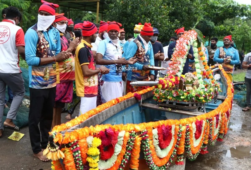 Narali Purnima 2024 why do koli brothers offer coconuts to the sea on the narali poornima read pujan vidhi and importance of this day