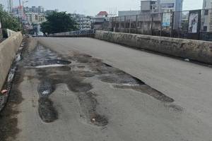 Badlapur citys only flyover again had large number of potholes