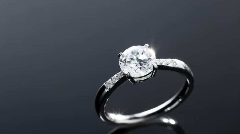 Amazing benefits of using silver jewellery