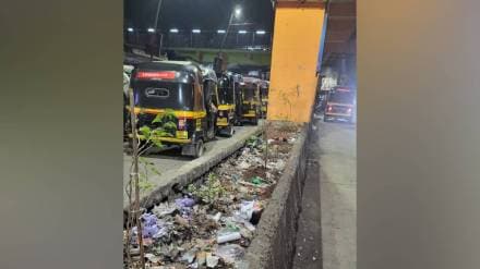 Liquor bottles, Dombivli East Railway Station,