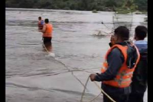 pune fire brigade saves two persons