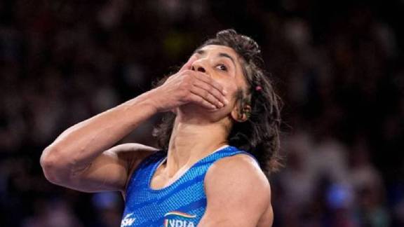 vinesh phogat disqualification case update