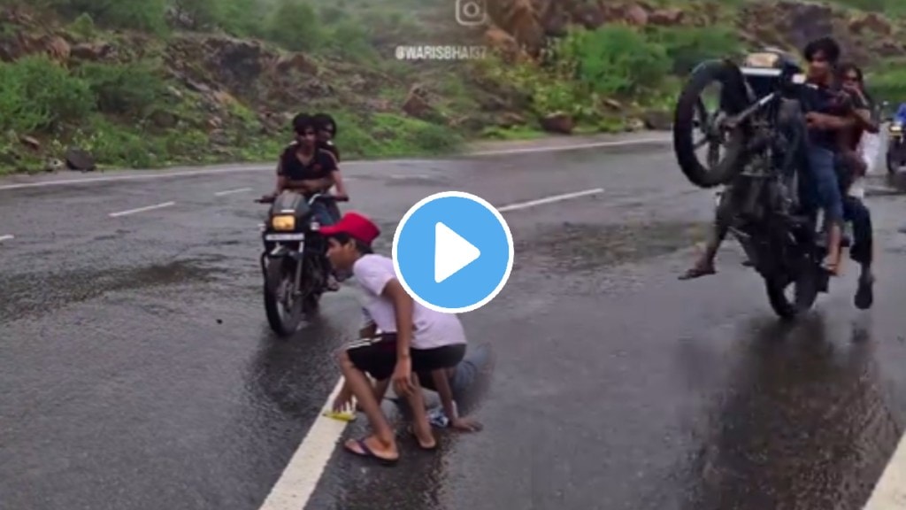 Bike rider fell down on the Road while doing stunt video goes viral