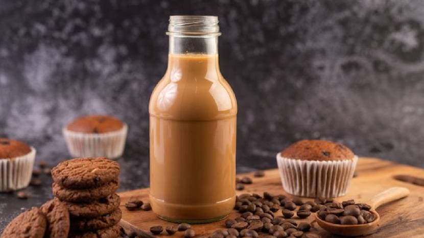 bottled cold coffees contain sugar This added sugar can cause insulin spikes due to a blood glucose level spike