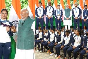 Paris Olympics 2024 PM Narendra Modi Meets Indias Olympians on Independence Day