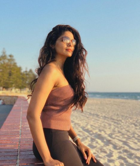 Pooja Sawant Siddesh Chavan Beach Romance