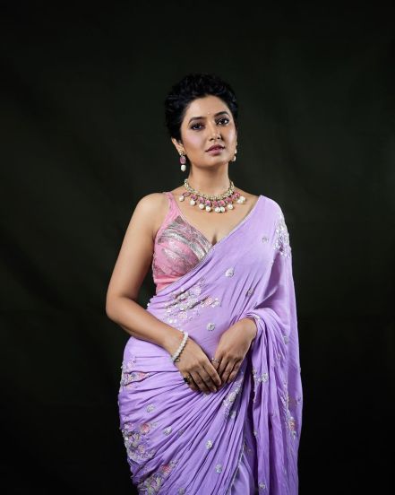 Prajakta Mali Purple Saree Look