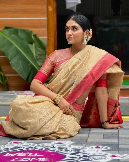 Rinku Rajguru Akluj Home Photos