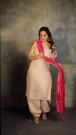 Sayali Sanjeev Khadi Pathiyala Dress