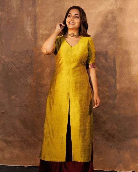 Sayali Sanjeev Khadi Pathiyala Dress