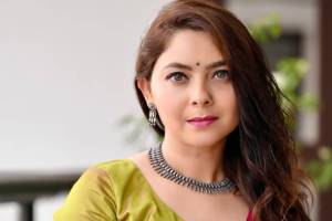 Actress Sonalee Kulkarni Statement