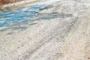 Dust due to potholes on Uran-Panvel road