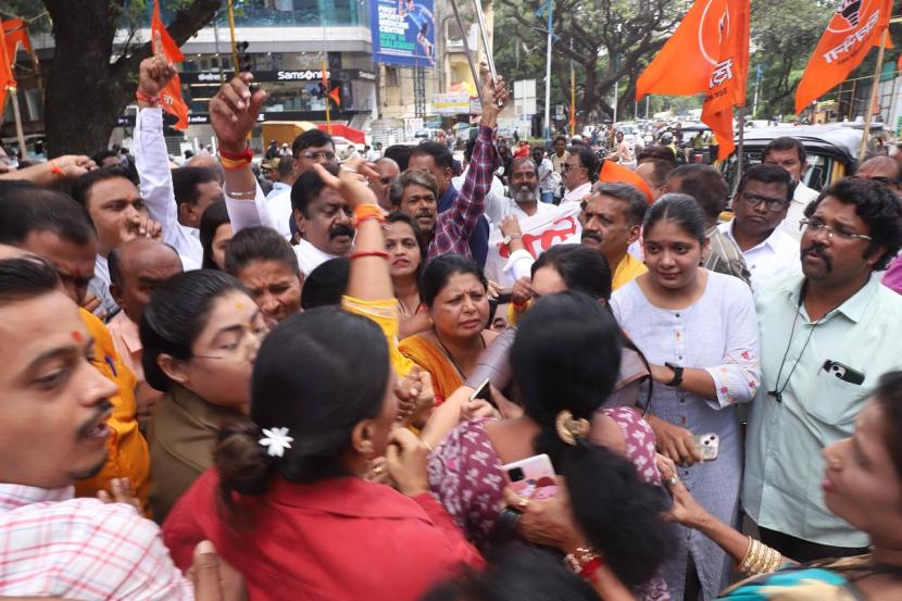 Sushma Andhare On Narayan Rane,Sushma Andhare,Narayan Rane, Shivsena UBT Pune Protest