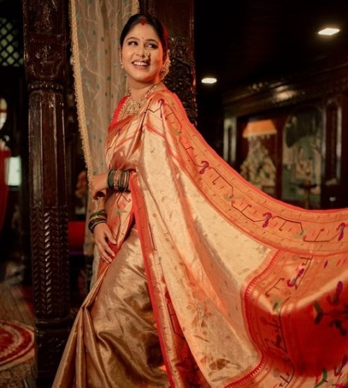 akshaya deodhar new business of saree started in pune