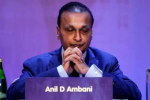 sebi bans anil ambani from securities market