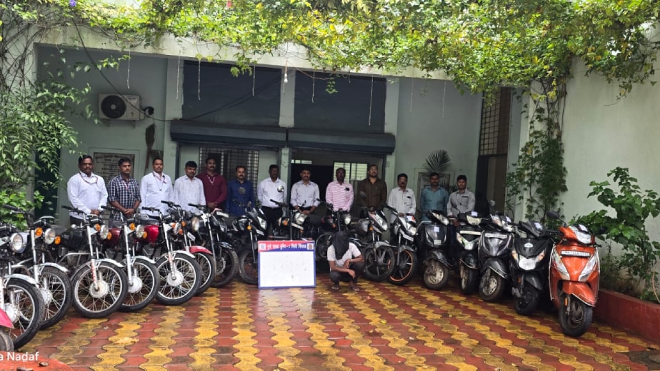 Crime branch police arrested the bike thief along the highway Pune print news