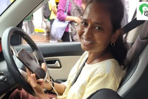 Female Cab Driver From Ahmedabad went viral for her emotional story