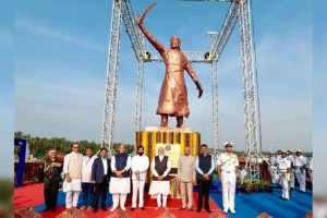 Shivaji Maharaj 35 foot tall statue collapsed