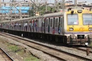 train passenger fall marathi news