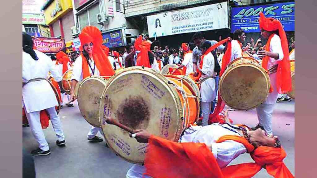 Mumbai, Ganeshotsav, musical instruments, Bhajani Mandals, youth, traditional crafts, instrument making, artisans,