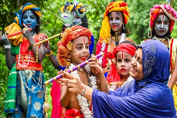 Janmashtami, a major Hindu festival celebrating the birth of Lord Krishna, is being joyously observed across India in 2024. 