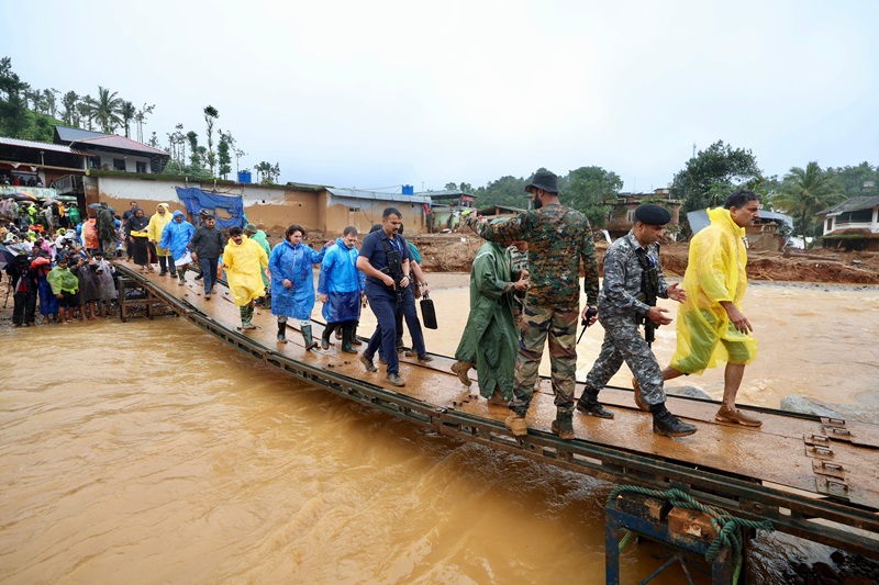 Both Gandhi and his sister, Priyanka Gandhi Vadra, first visited the landslide-hit Chooralmala area of Wayanad.