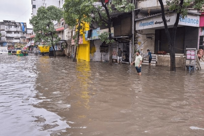 Gujarat Flood News in marathi, Heavy Rainfall In Gujarat