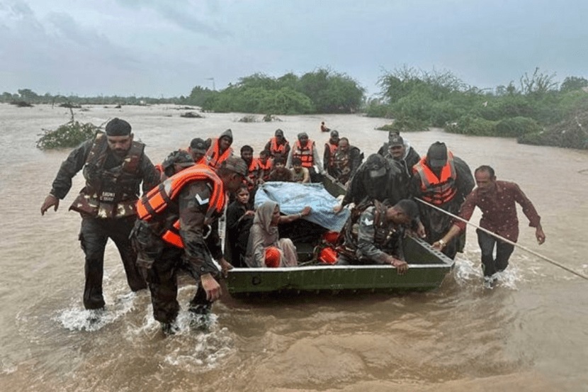 Gujarat Flood News in marathi, Heavy Rainfall In Gujarat