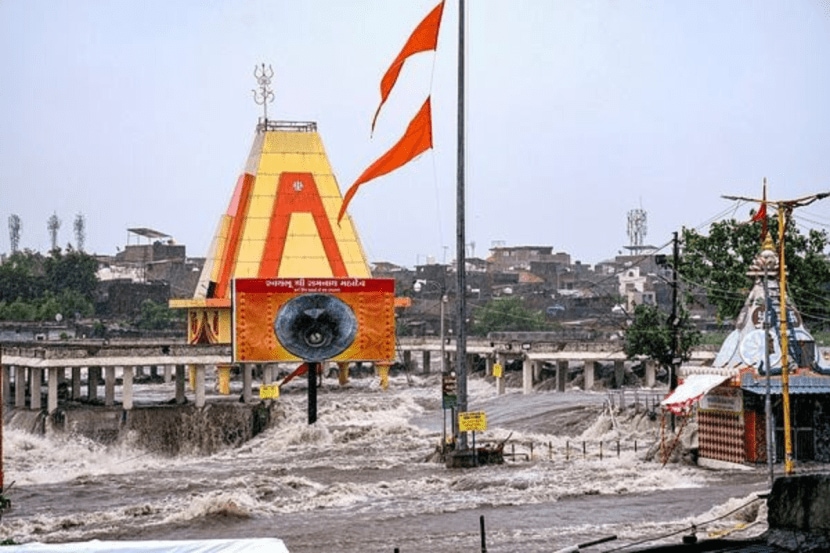 Gujarat Flood News in marathi, Heavy Rainfall In Gujarat