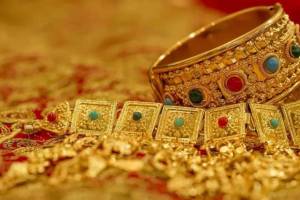 passenger gold Jewellery worth rs 2 75 lakh stolen in bus traveling in a konduskar travels from kalyan