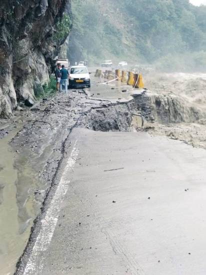 Uttarakhand Cloudbursts news in marathi