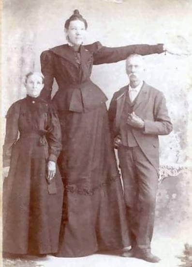 Name of the world's tallest woman