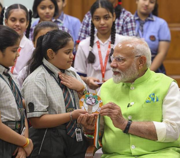 Narendra Modi Raksha Bandhan 