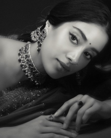 Janhvi Kapoor Traditional outfit