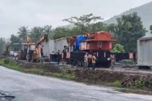 case against contractor for mumbai goa highway poor quality work