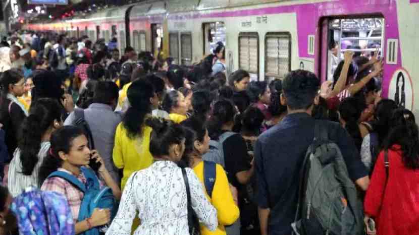 Western Railway 35 Day Block, Mumbai local trains, passenger safety,Railway Passengers to Protest Against Delays, railway delays, long distance train priority, stalled projects,