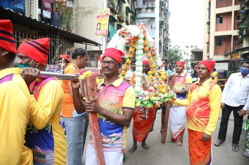 Narali Purnima 2024 why do koli brothers offer coconuts to the sea on the narali poornima read pujan vidhi and importance of this day