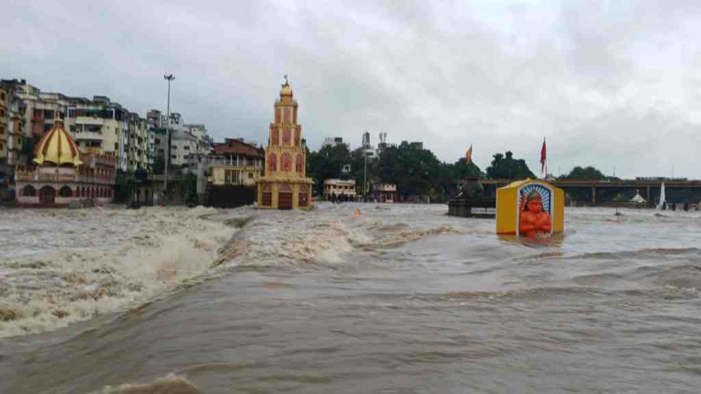 Nashik, heavy rain in nashik, heavy rains, dam release, Godavari River, Gangapur dam, Darana dam, flooding, Ghatmatha, waterlogging, irrigation department,