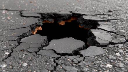 Mumbai Metro 7 a Pothole