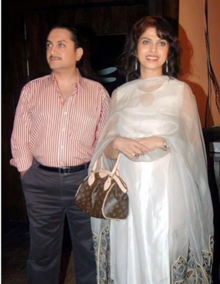 varsha usgaonkar husband