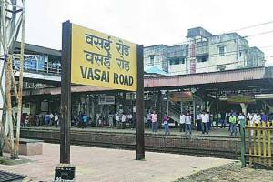 hundreds of devotees going to velankanni got stuck at vasai station due to train late for 10 hours