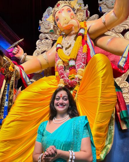 manasi naik lalbaugcha raja Ganpati darshan 