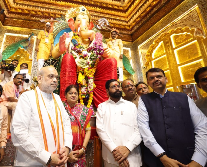 amit shah lalbaug raja darshan