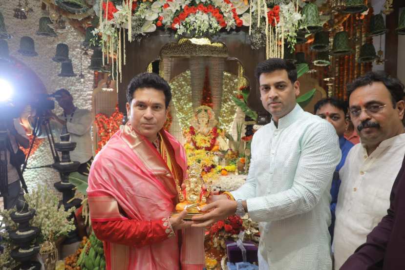 sachin tendulkar ganpati darshan cm house in mumbai